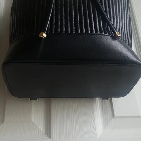 Henri bendel backpack - Picture 4 of 16